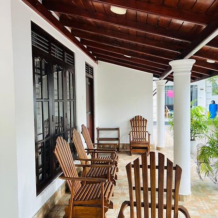 The Bambos Villa Hikkaduwa Bagian luar foto