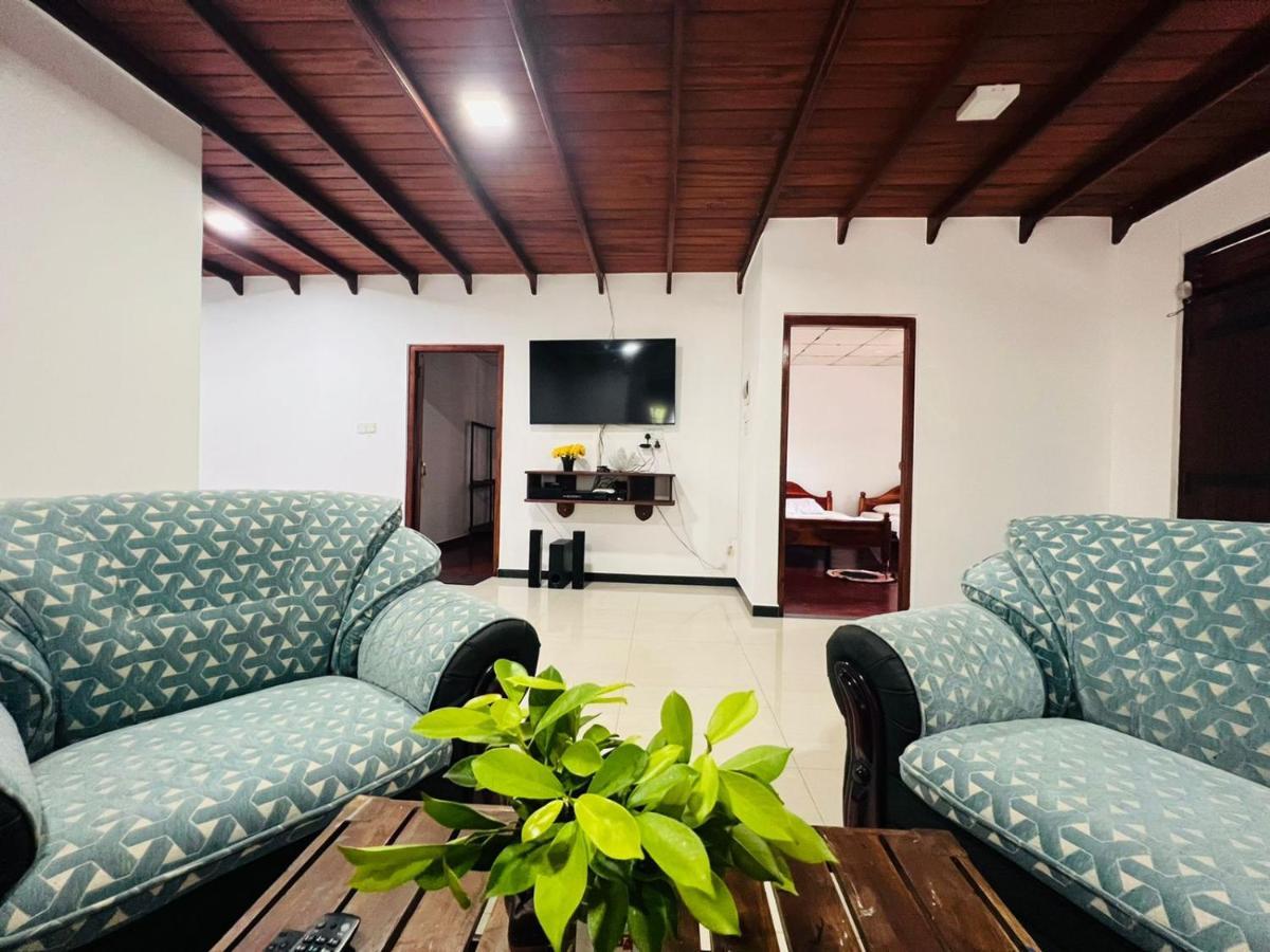 The Bambos Villa Hikkaduwa Bagian luar foto