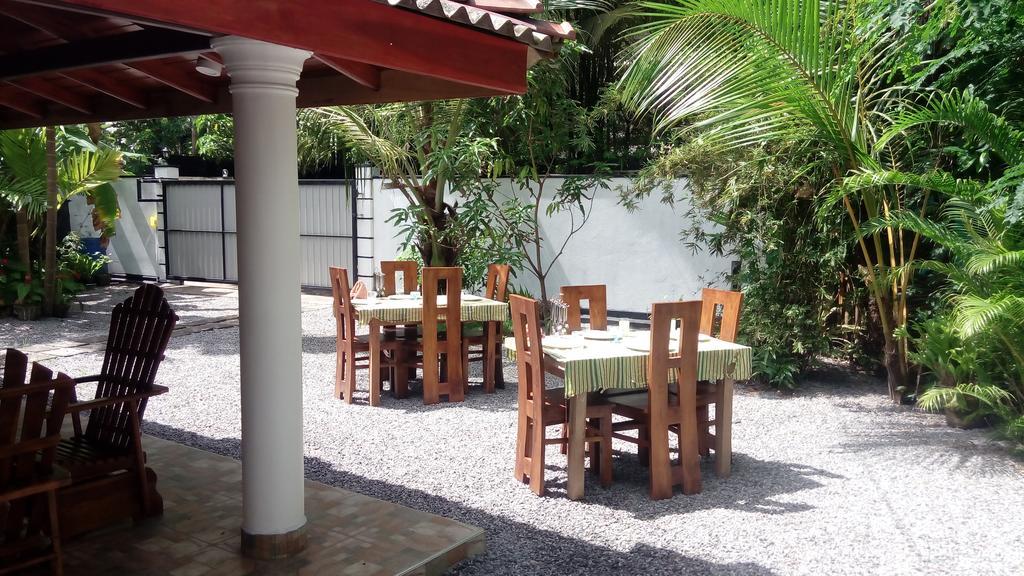 The Bambos Villa Hikkaduwa Bagian luar foto