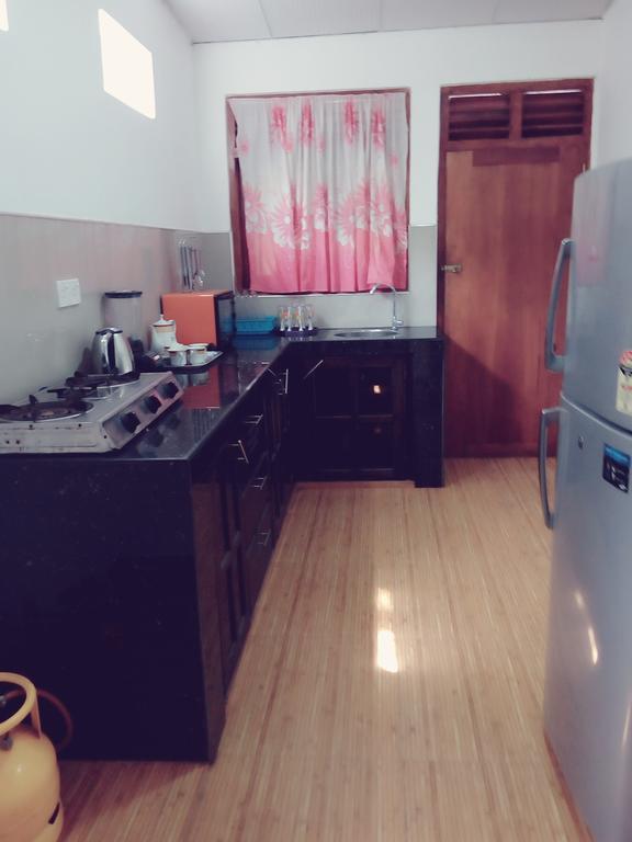 The Bambos Villa Hikkaduwa Bagian luar foto