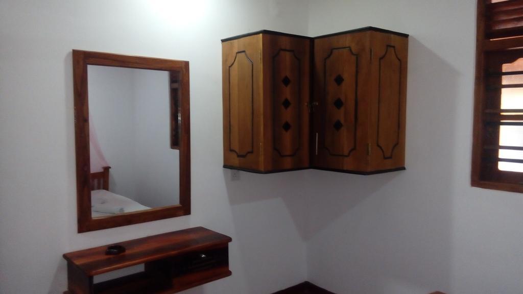 The Bambos Villa Hikkaduwa Bagian luar foto
