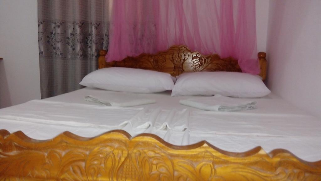 The Bambos Villa Hikkaduwa Bagian luar foto