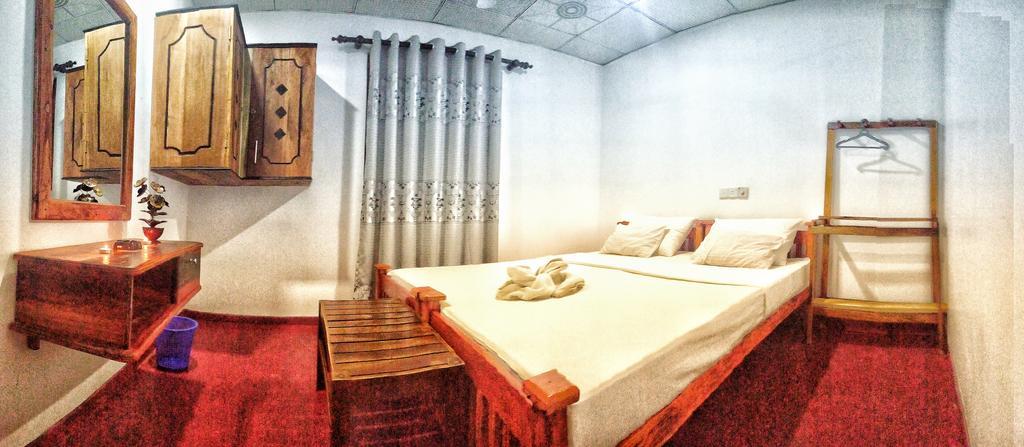 The Bambos Villa Hikkaduwa Bagian luar foto