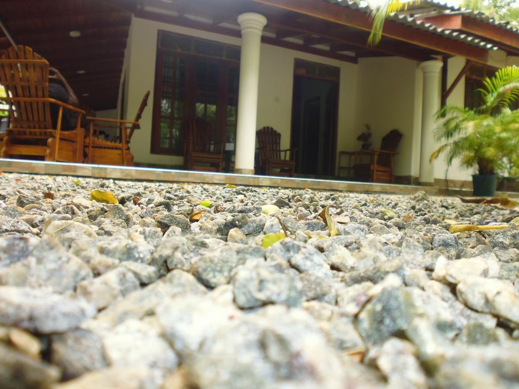 The Bambos Villa Hikkaduwa Bagian luar foto