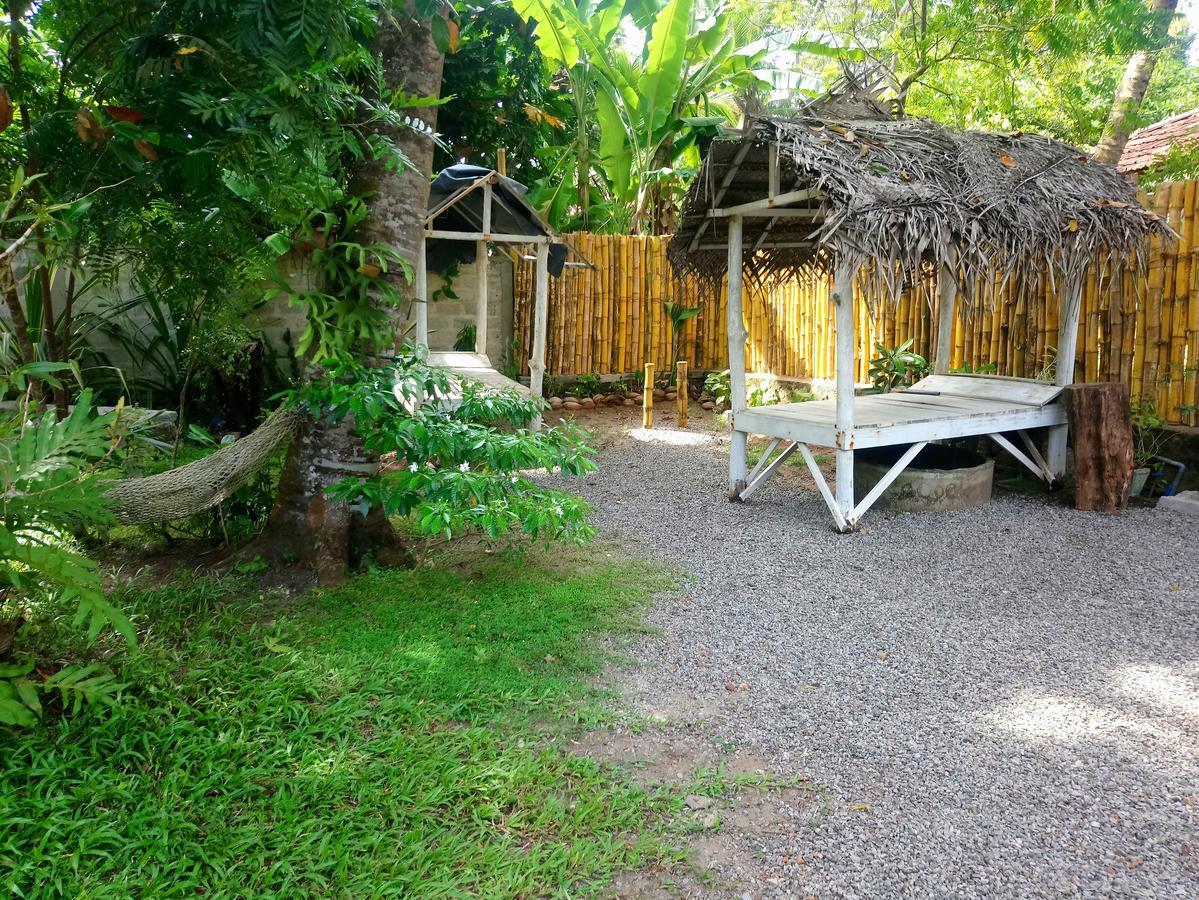 The Bambos Villa Hikkaduwa Bagian luar foto